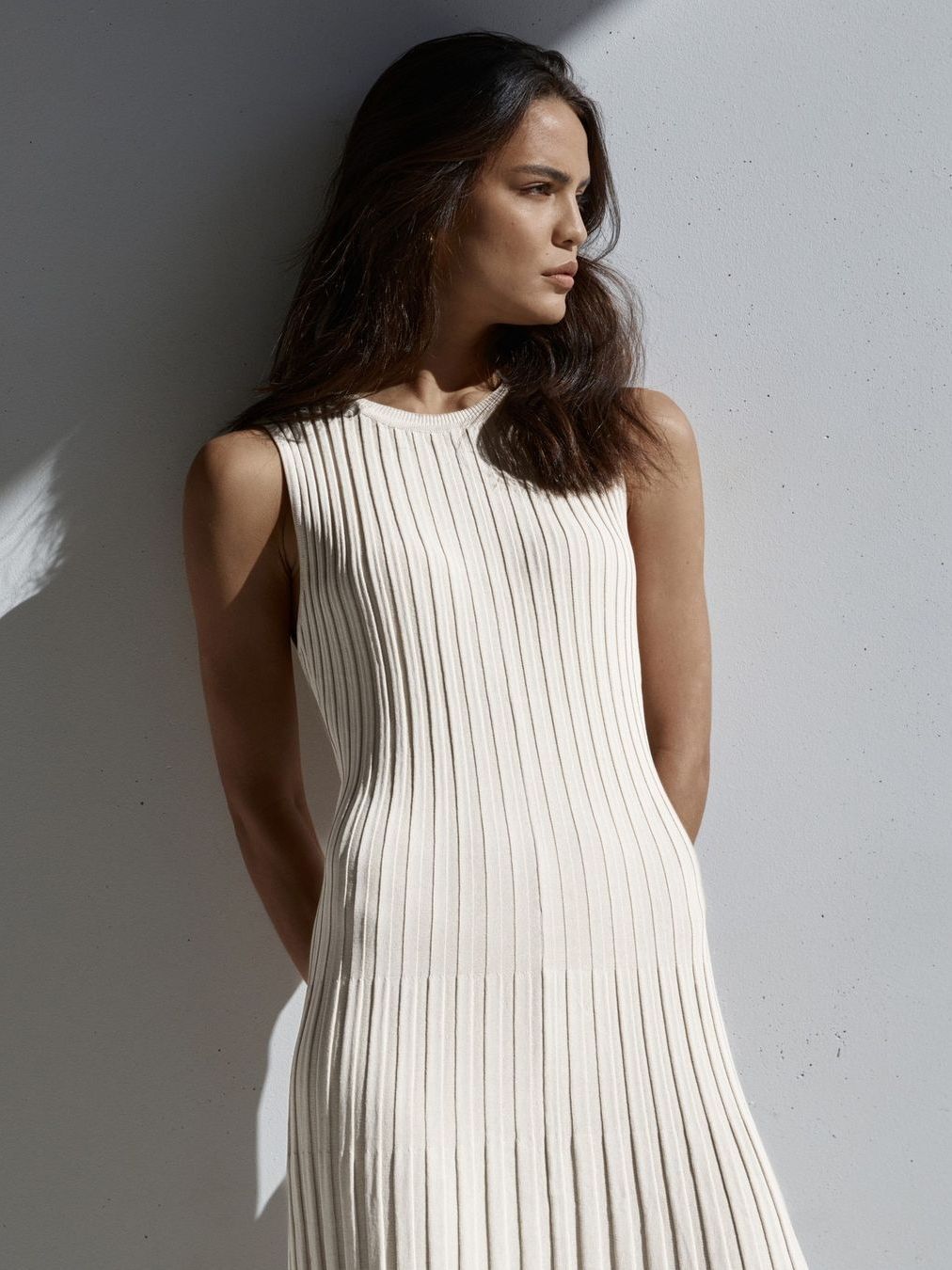 Sleeveless Round Neck Knit Midi Dress